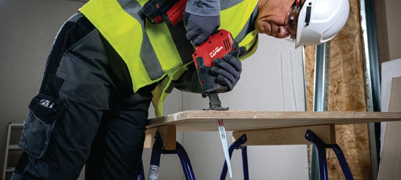 SR 4-22 One-handed reciprocating saw Compact and light cordless one-handed brushless reciprocating saw for everyday demolition and fast, precise cutting (Nuron battery platform) Applications 1