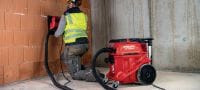 VC 40L-X L-Class dust extractor Powerful dust extractor with large container and push-bar for connection with power tools and jobsite clean ups (wet & dry), 30l tank Applications 3